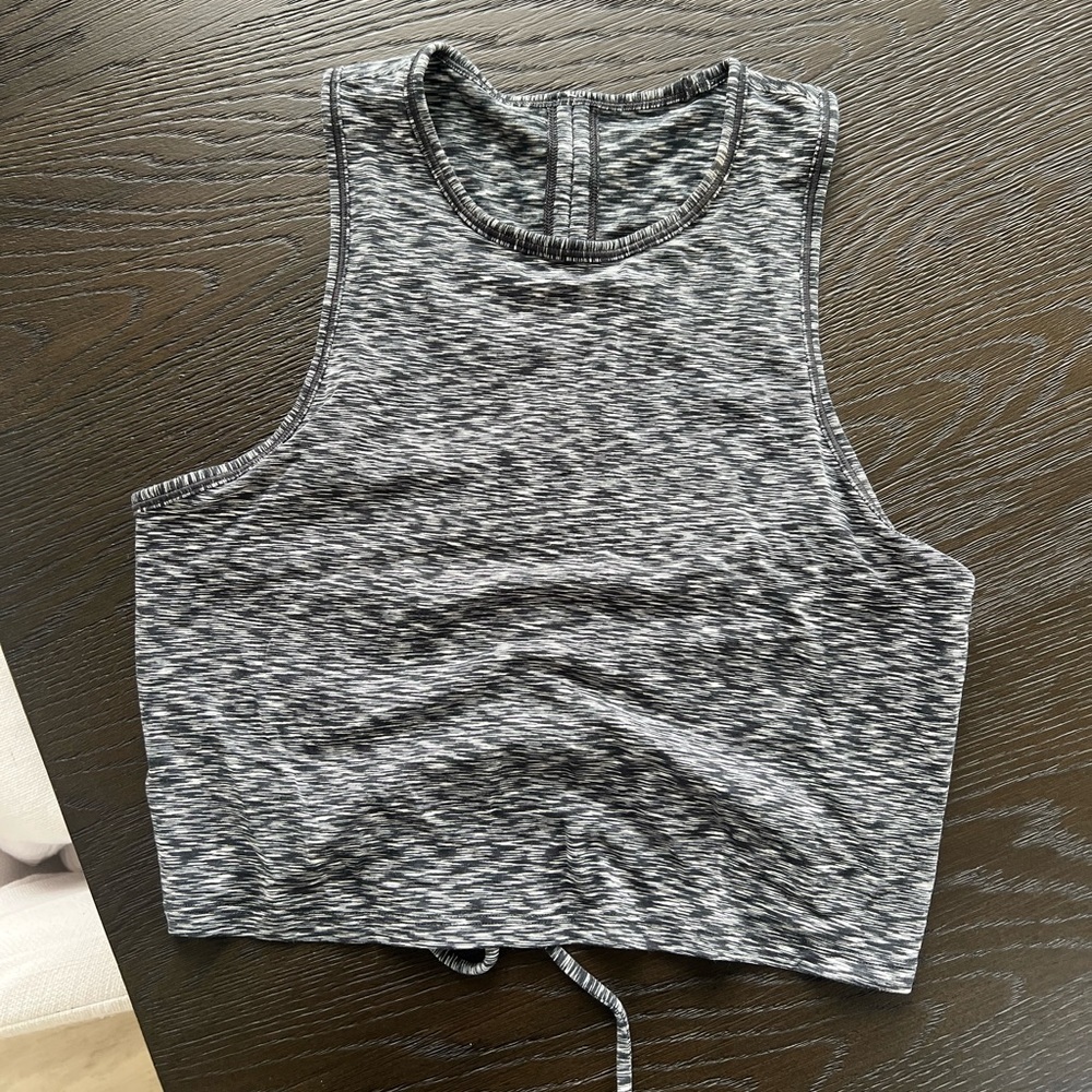 Lululemon cropped tank size 2